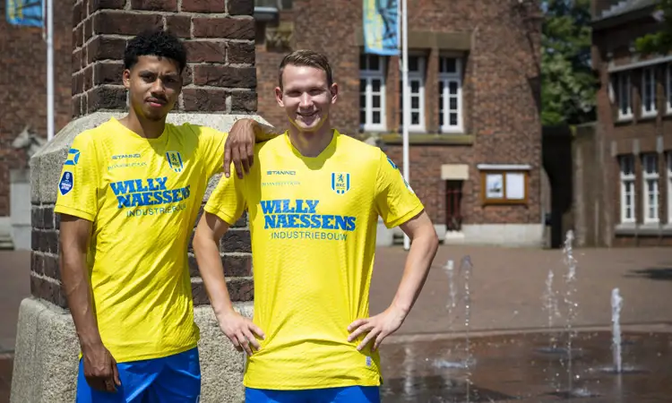 RKC Waalwijk voetbalshirts 2024-2025 bevatten banen!