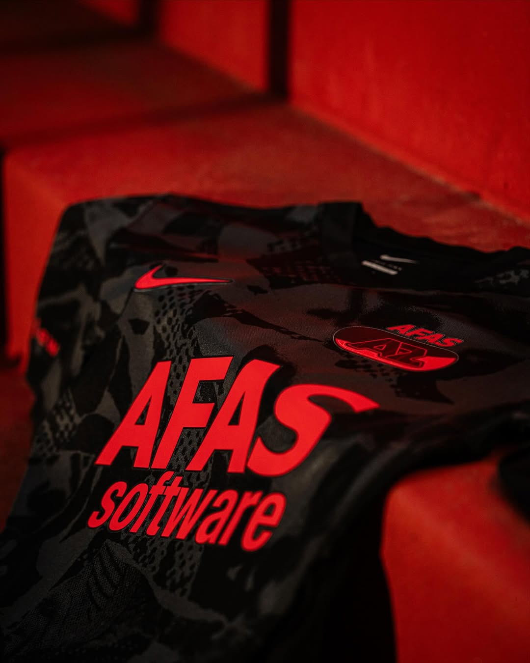 AZ Alkmaar voetbalshirts 2025-2026 geïnspireerd door Zaanstreek en stadion