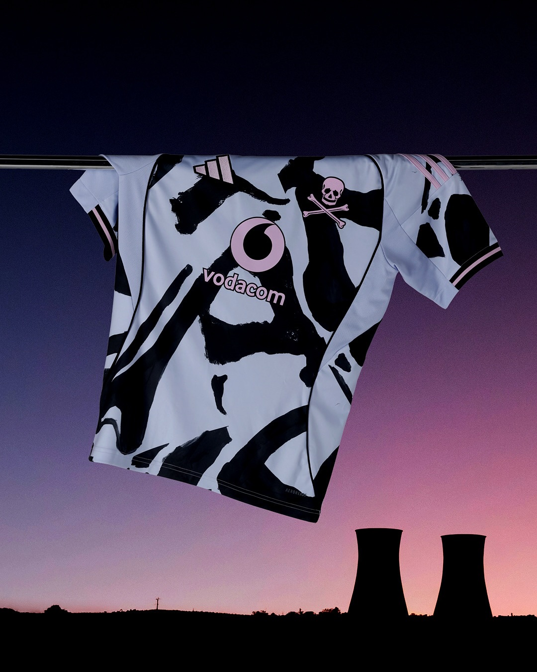 Dit zijn de Orlando Pirates voetbalshirts 2025-2026