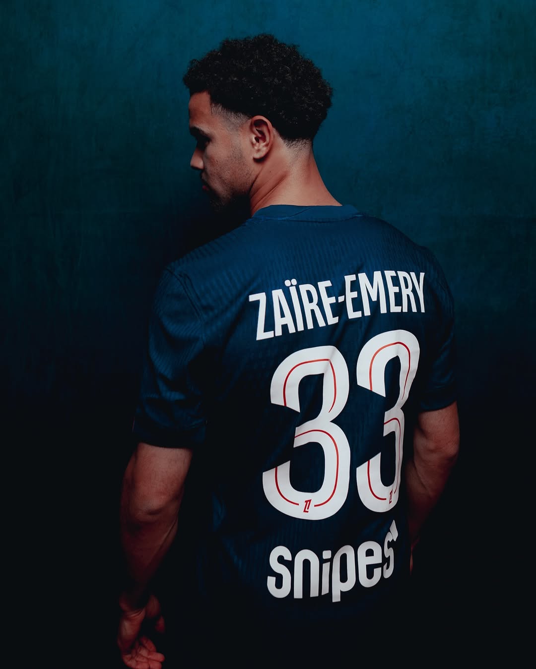 Paris Saint Germain thuisshirt 2025-2026 combineert Hechter met Eiffeltoren