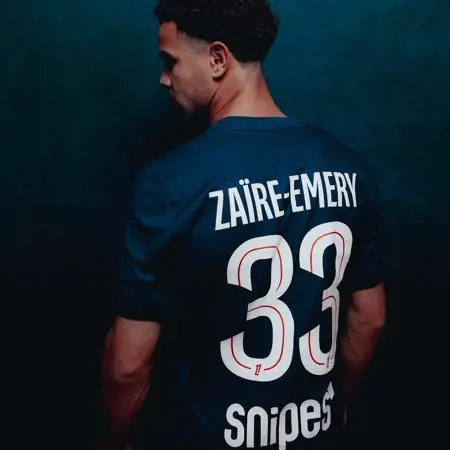 Paris Saint Germain thuisshirt 2025-2026 combineert Hechter met Eiffeltoren