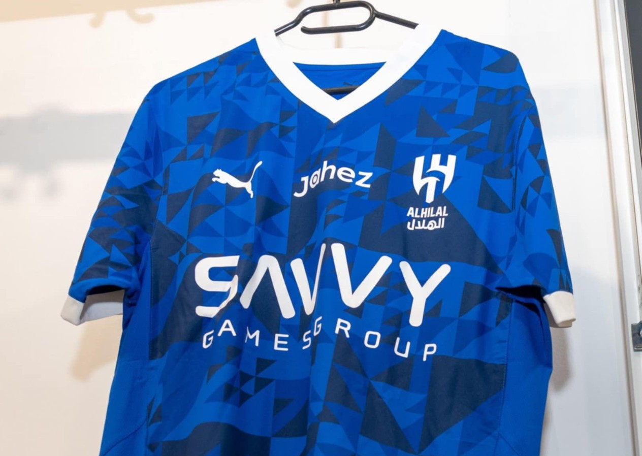 Alle Al-Hilal voetbalshirts 2024-2025 bevatten speciaal patroon