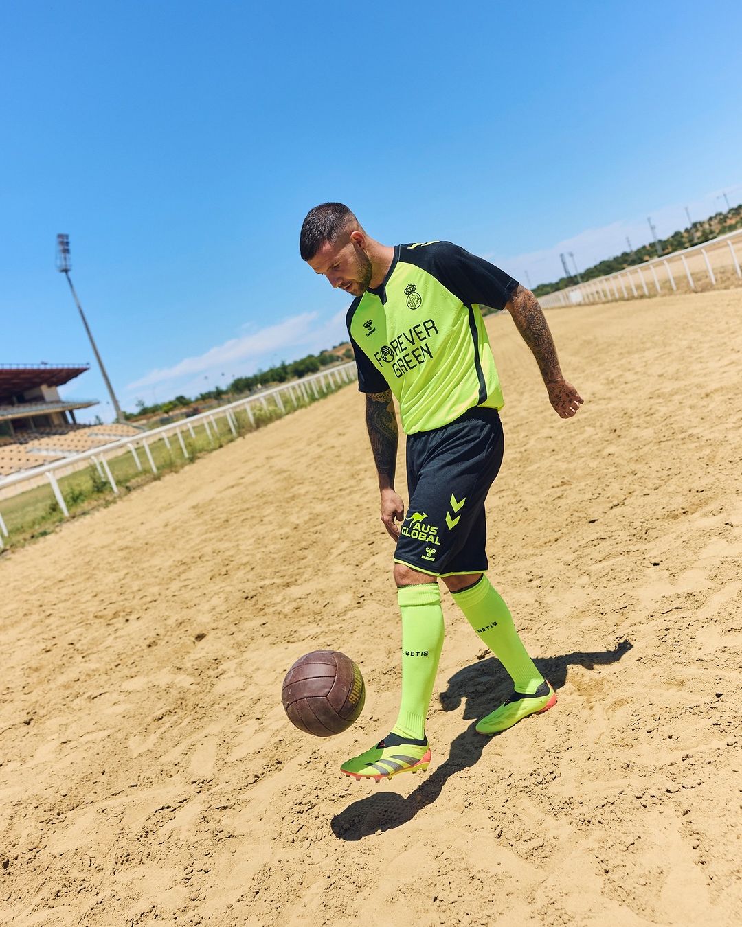 Real Betis voetbalshirts 2024-2025 hebben jaren '90 look en zijn geïnspireerd door eerste shirts!