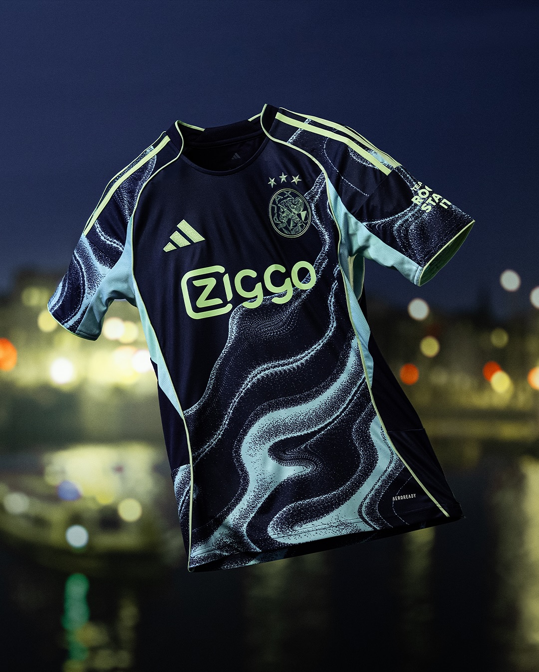 Ajax uitshirt 2025-2026 ode aan Amsterdam en jeugdopleiding! 
