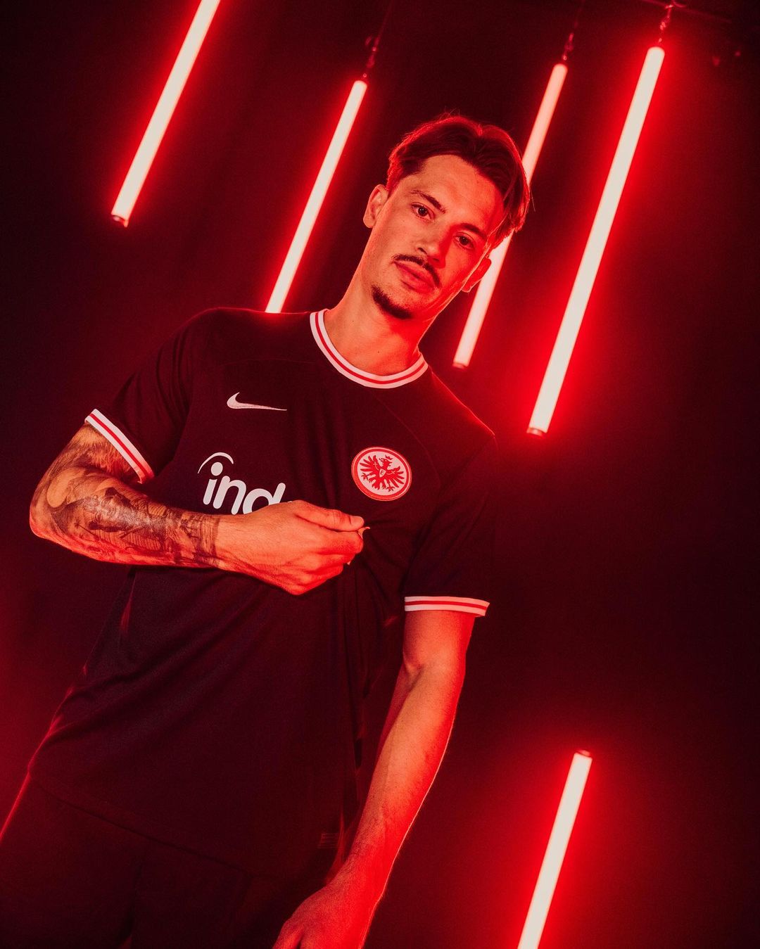 Eintracht Frankfurt voetbalshirts 2023-2024