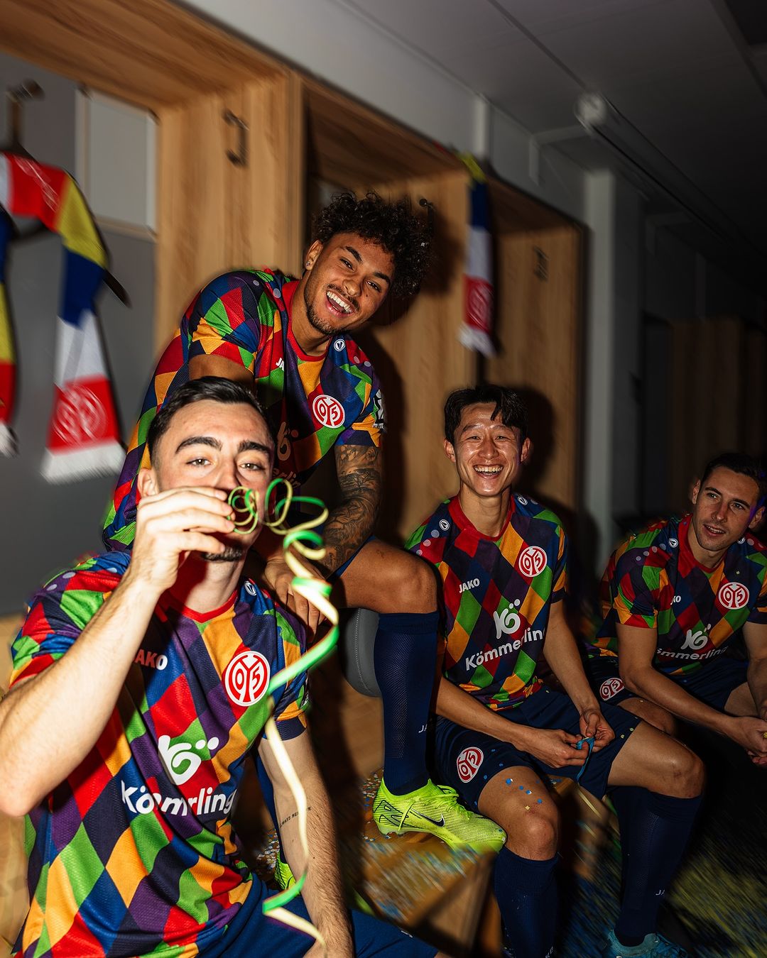 FSV Mainz carnaval voetbalshirt 2024-2025 geïnspireerd door Schwellkop Karlchen