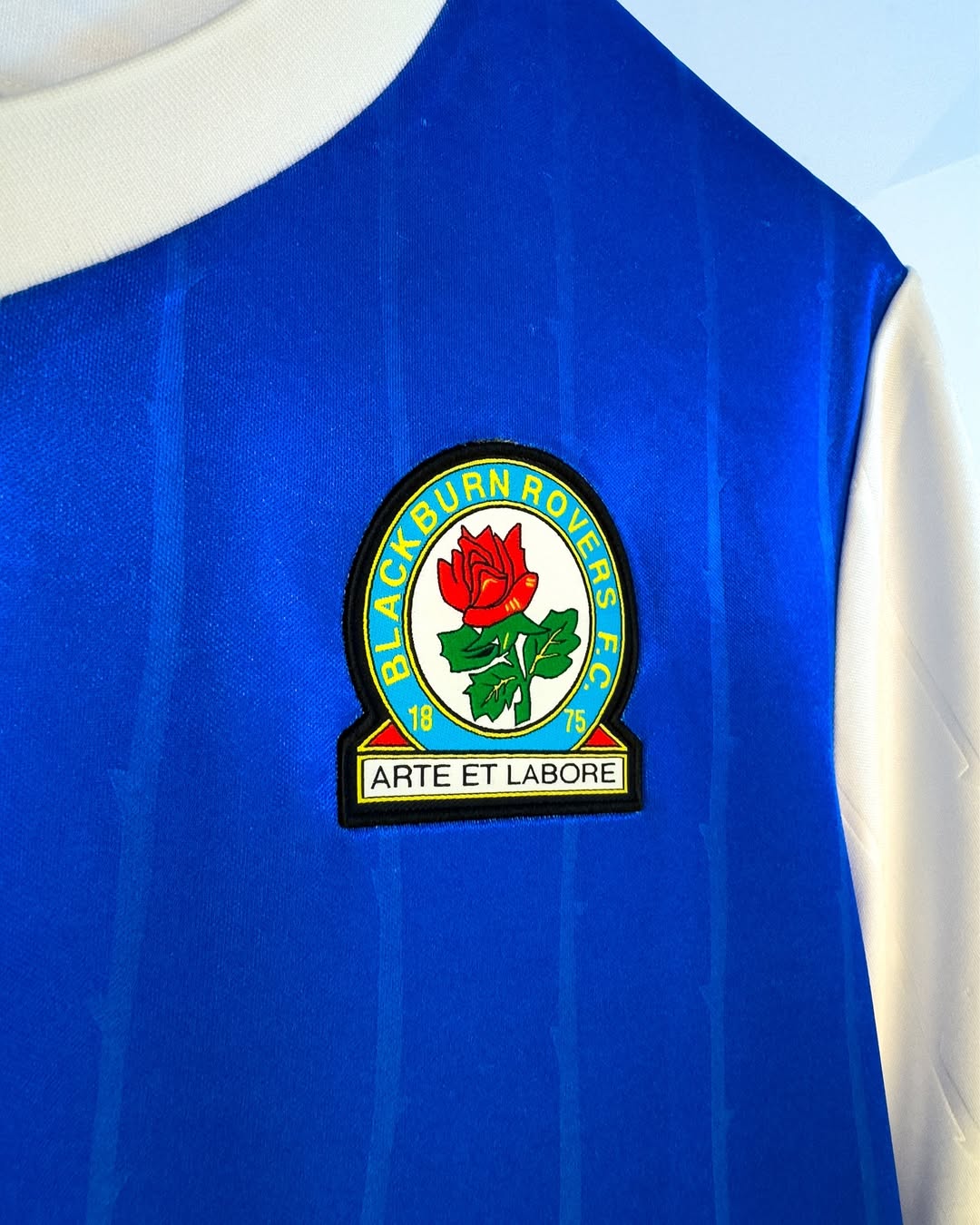 Blackburn Rovers voetbalshirts 2025-2026 in teken 150 jarig jubileum