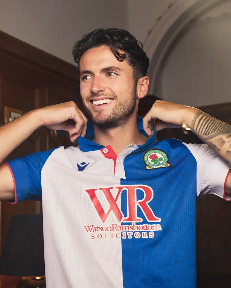 Blackburn Rovers voetbalshirts 20242025 geïnspireerd door Blackburn Rovers voetbalshirts 20242025 geïnspireerd door
