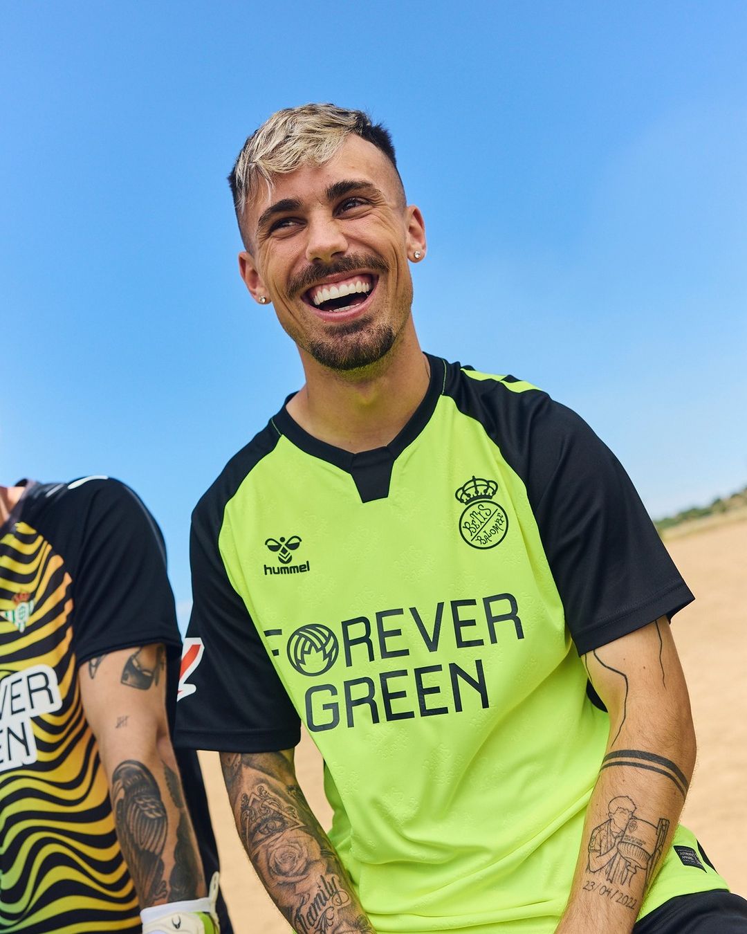 Real Betis voetbalshirts 2024-2025 hebben jaren '90 look en zijn geïnspireerd door eerste shirts!