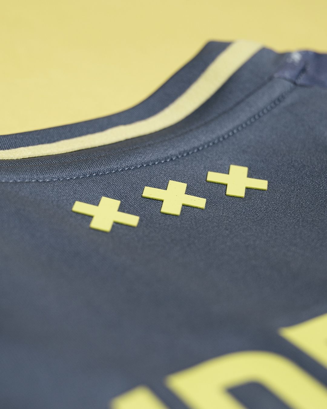 Ajax uitshirt 2024-2025 eerbetoon aan Amsterdamse creativiteit!