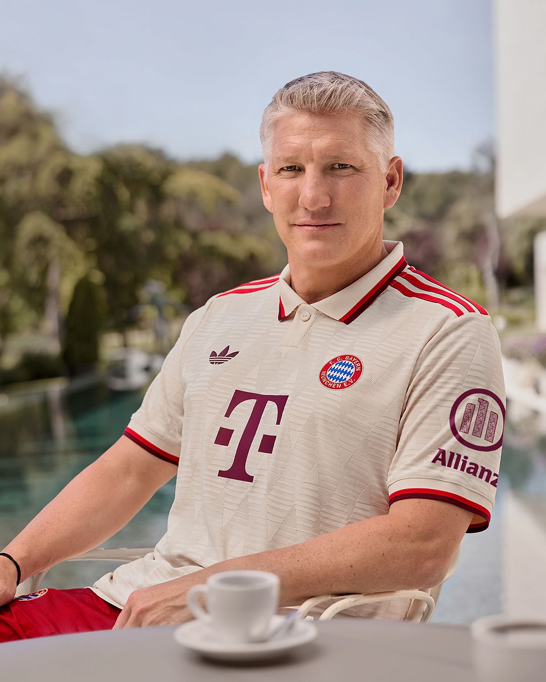 Bayern München 3e shirt 2024-2025 ademt retro met adidas Originals!