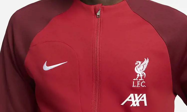 Dit trainingsjack draagt Liverpool FC tijdens 2023-2024
