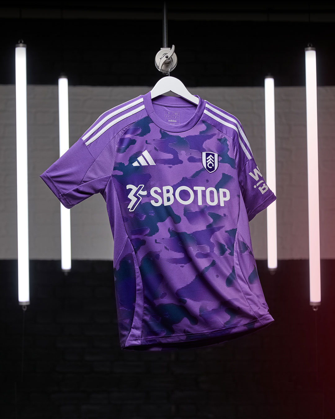 Dit zijn de Fulham voetbalshirts 2024-2025