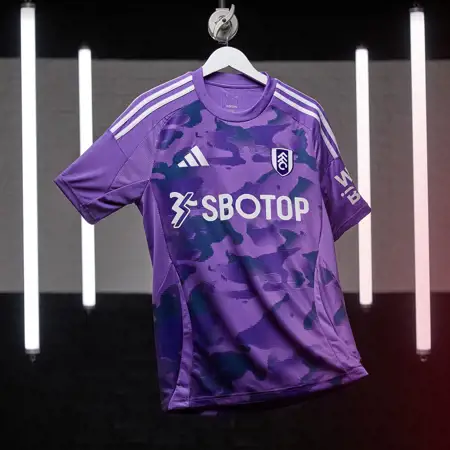 Dit zijn de Fulham voetbalshirts 2024-2025