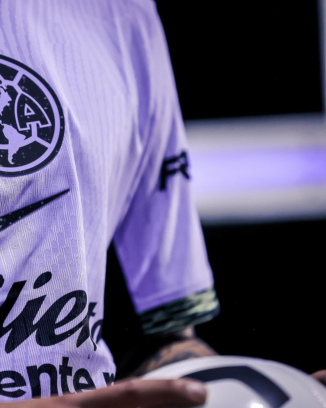 Club America 3e voetbalshirt 2023-2024 bijna identiek aan Liverpool 3e shirt