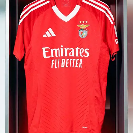 Benfica thuisshirt 2024-2025 geïnspireerd door shirt 50 jaar geleden