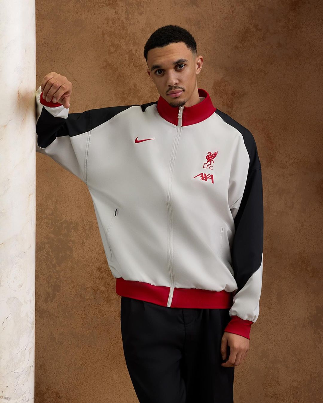 Liverpool anthem trainingsjack 2024-2025 in jaren '90 stijl!