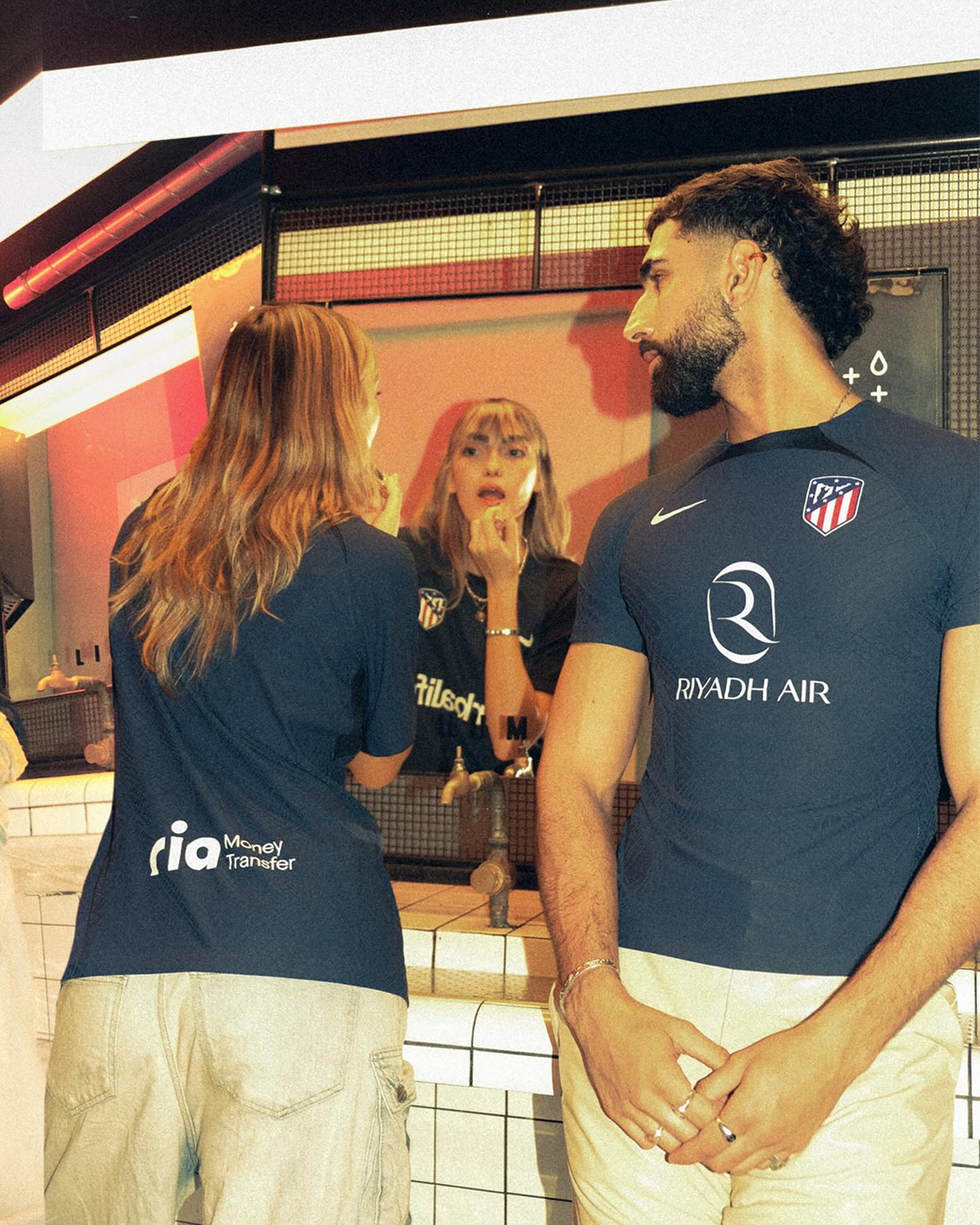 Atlético Madrid 4e voetbalshirt 2024 geïnspireerd door nachtelijk Madrid