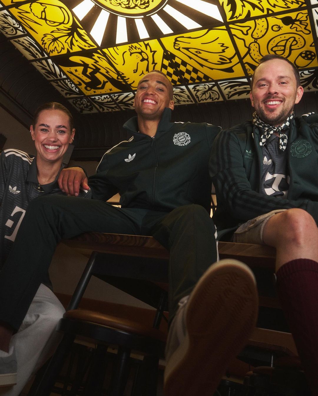 Dit is het Bayern München Oktoberfest voetbalshirt 2024