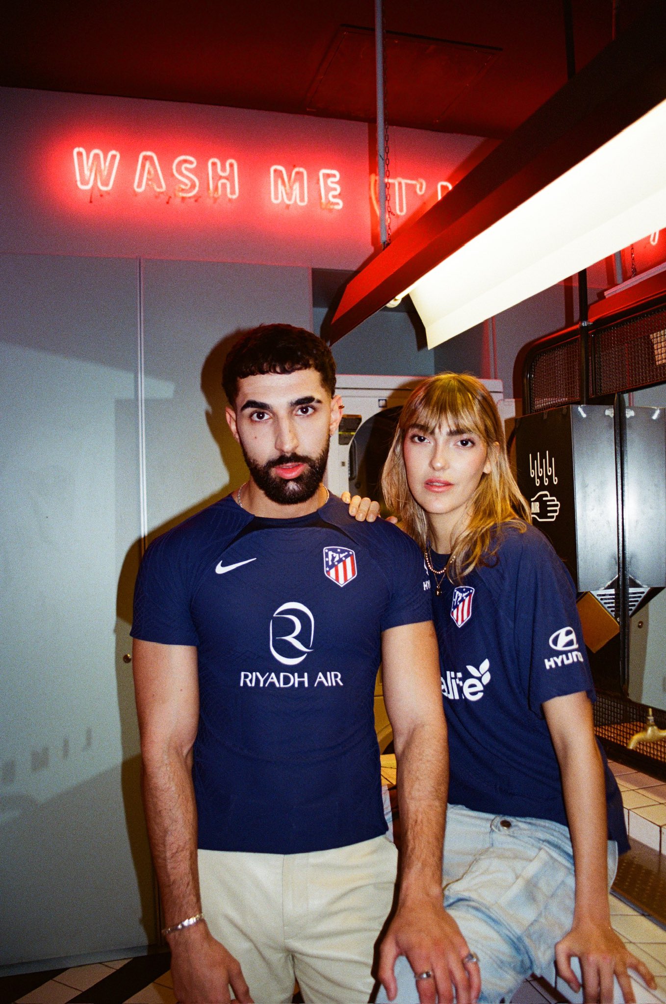 Atlético Madrid 4e voetbalshirt 2024 geïnspireerd door nachtelijk Madrid