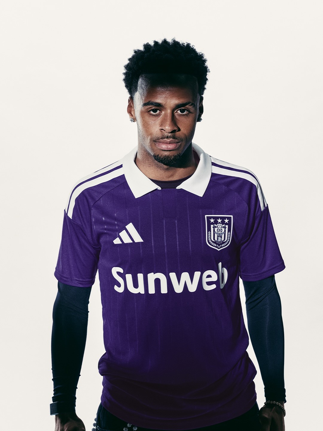 Dit zijn de RSC Anderlecht voetbalshirts 2026-2027 van adidas