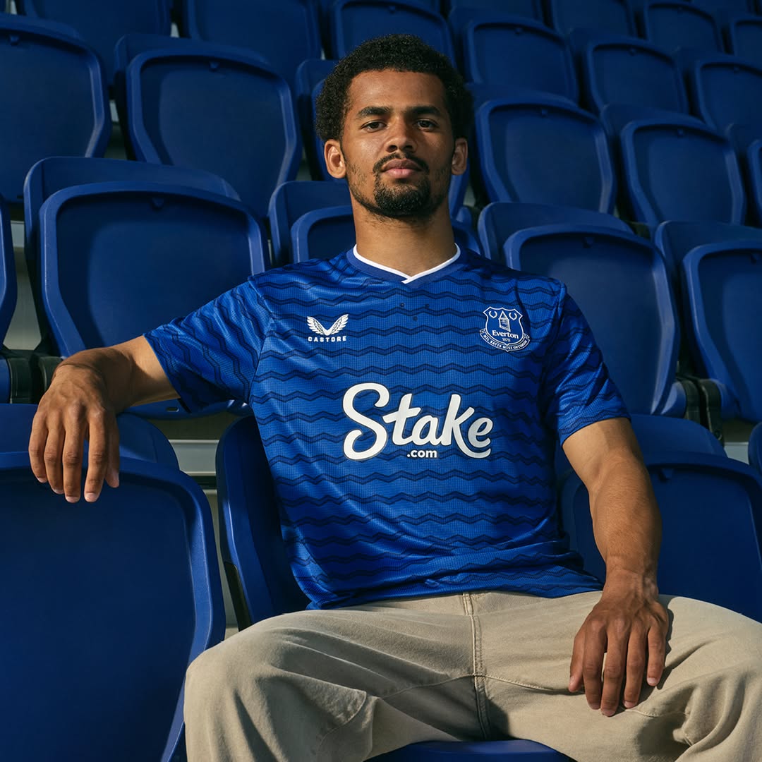Everton voetbalshirts 2025-2026 ode aan nieuwe stadion en docklands!