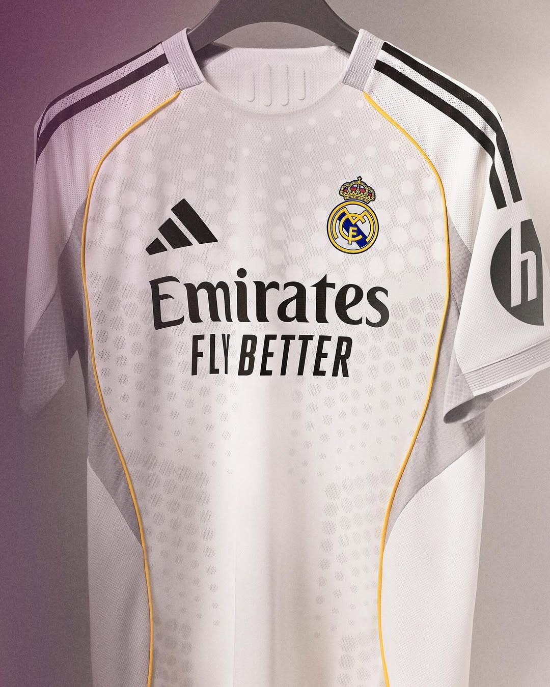 Real Madrid thuisshirt 2025-2026 eerbetoon aan historie Santiago Bernabéu