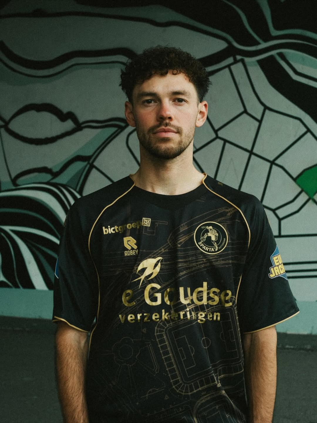 Sparta Rotterdam voetbalshirts 2025-2026 ode aan Willem van Hasselt en Spangen