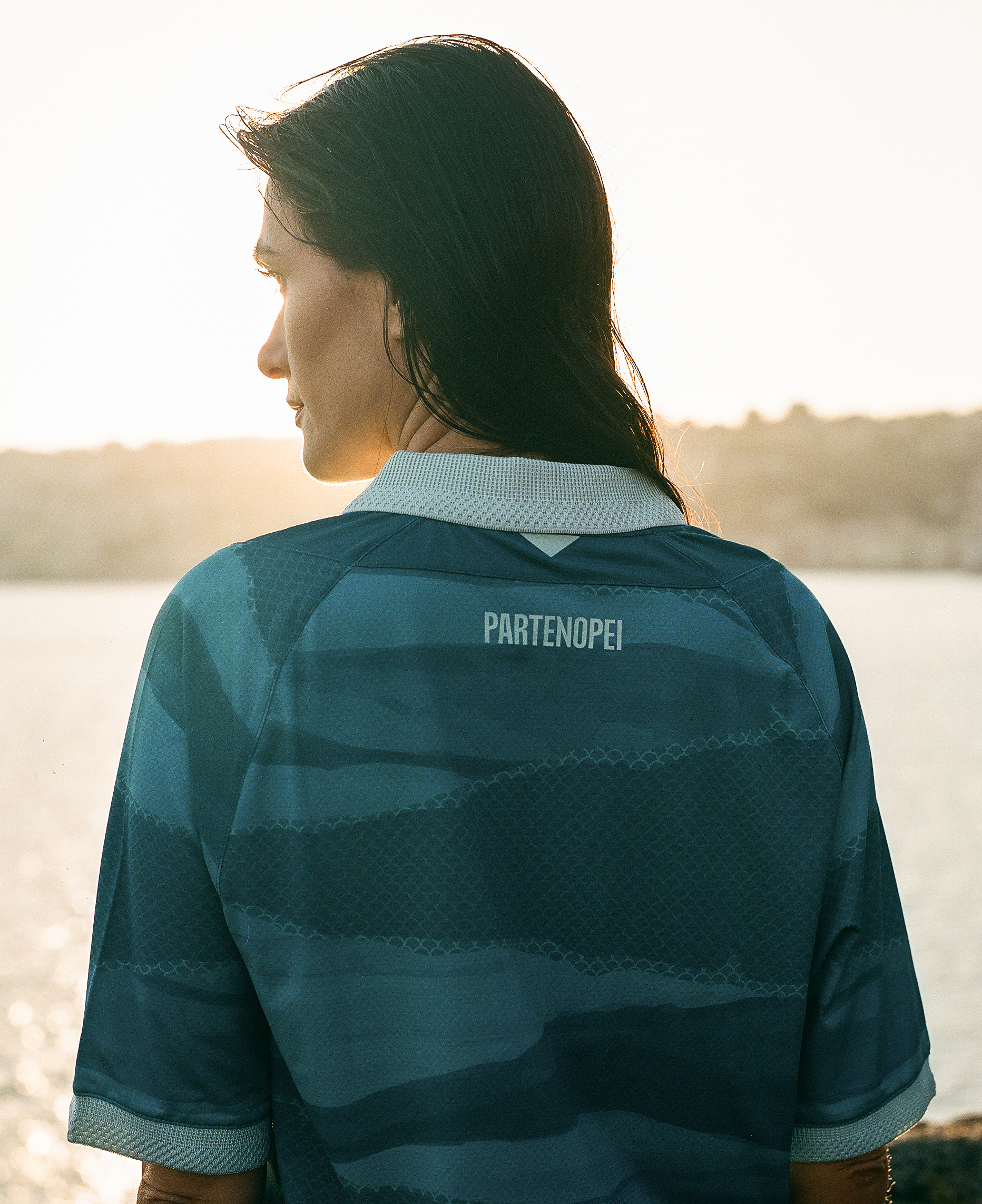 Napoli eert stad met EA7 Partenope voetbalshirt