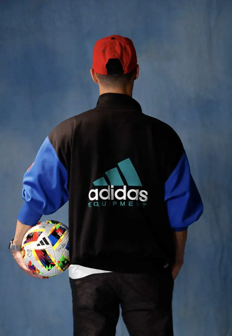 Officiële Major League Soccer 2024 wedstrijdbal geïnspireerd door voetbalshirts jaren '90