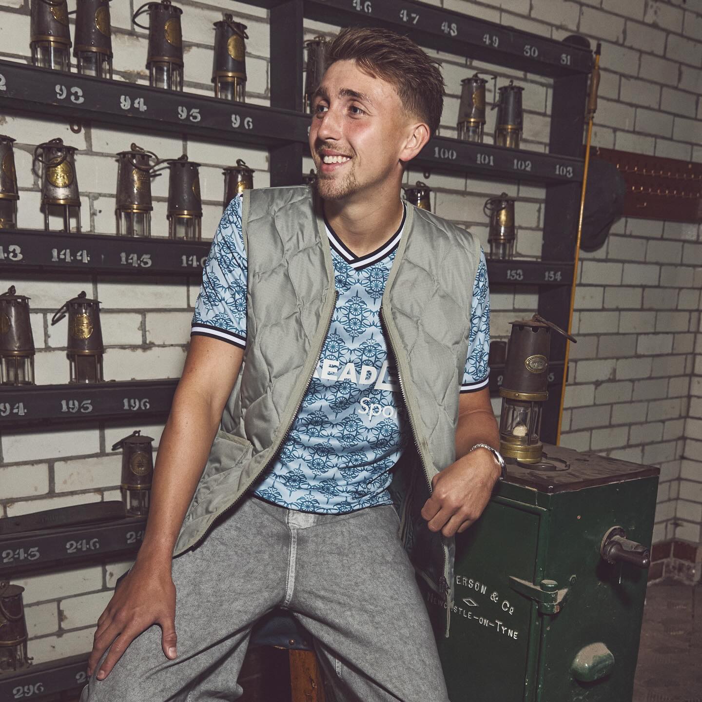 Sunderland voetbalshirts 2024-2025 geïnspireerd door shirts begin jaren '90