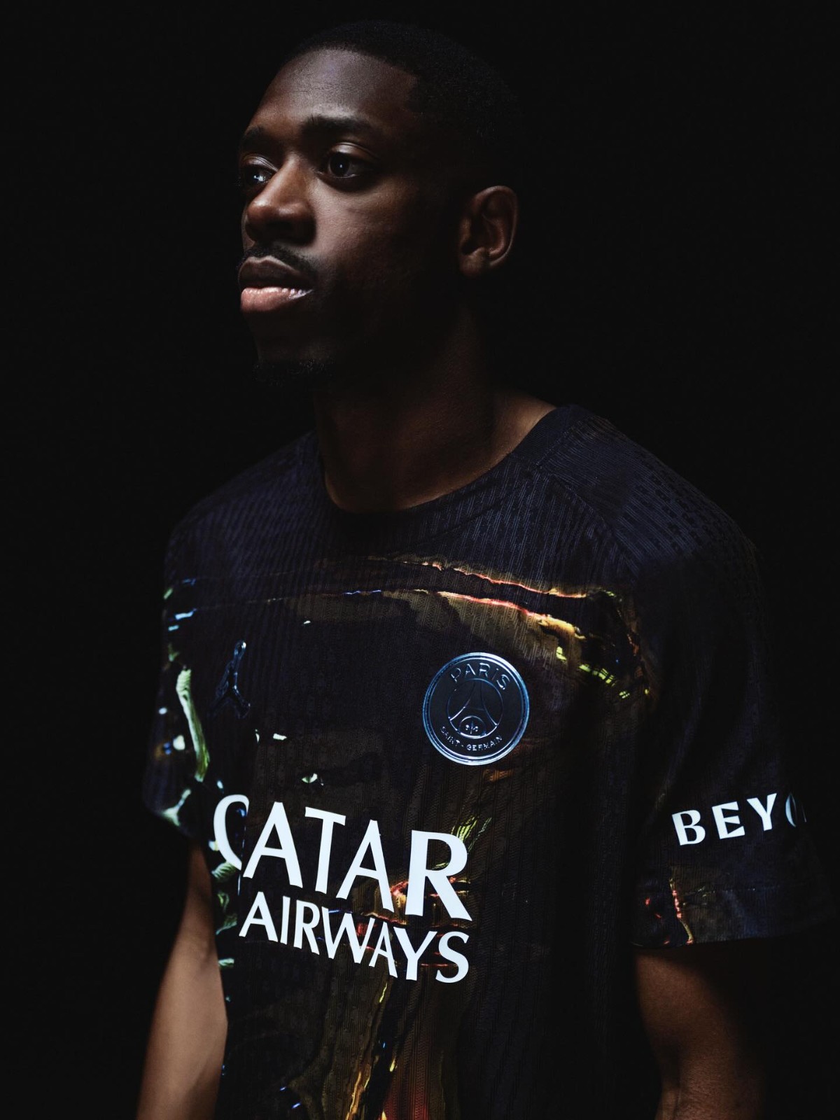 Paris Saint Germain 5e shirt 2025-2026 geinspireerd door nachtelijk Parijs