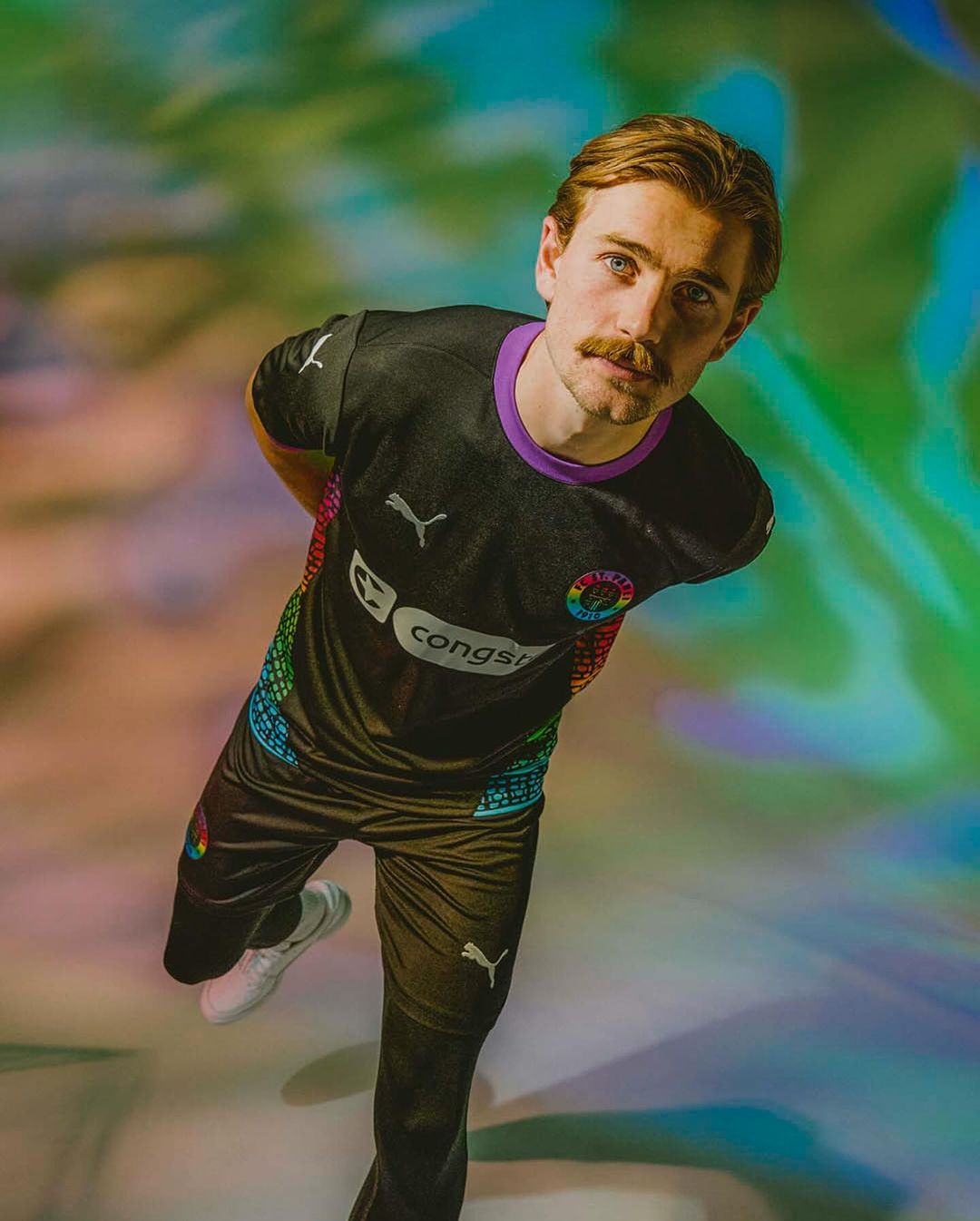 FC Sankt Pauli voetbalshirts 2024-2025 geïnspireerd door voetbalshirts jaren '90