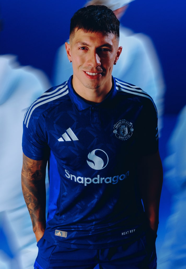 Manchester United uitshirt 2024-2025 heeft moderne jaren '90 look!