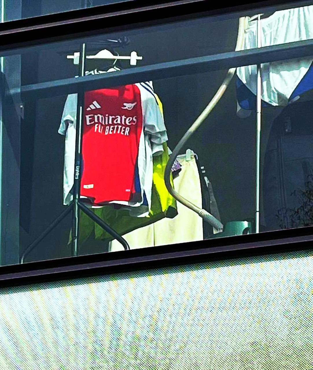 Arsenal thuisshirt 20242025 uitgelekt