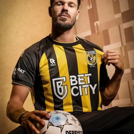 Vitesse voetbalshirts 2023-2024