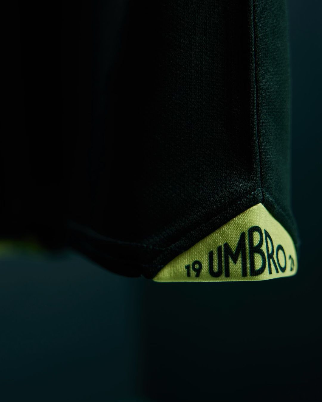 Dit zijn de Brentford FC voetbalshirts 2024-2025