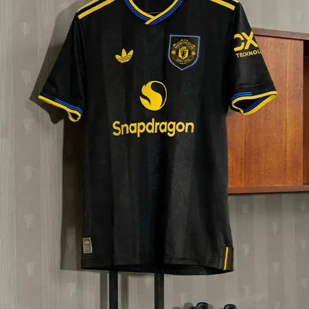 Manchester United 3e shirt 2025-2026 geïnspireerd door uitshirt 1993-1995