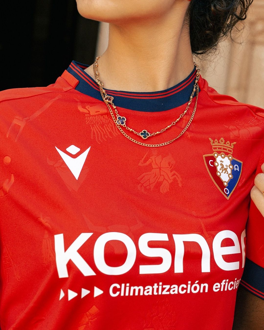 Dit zijn de CA Osasuna voetbalshirts 2024-2025 van Macron
