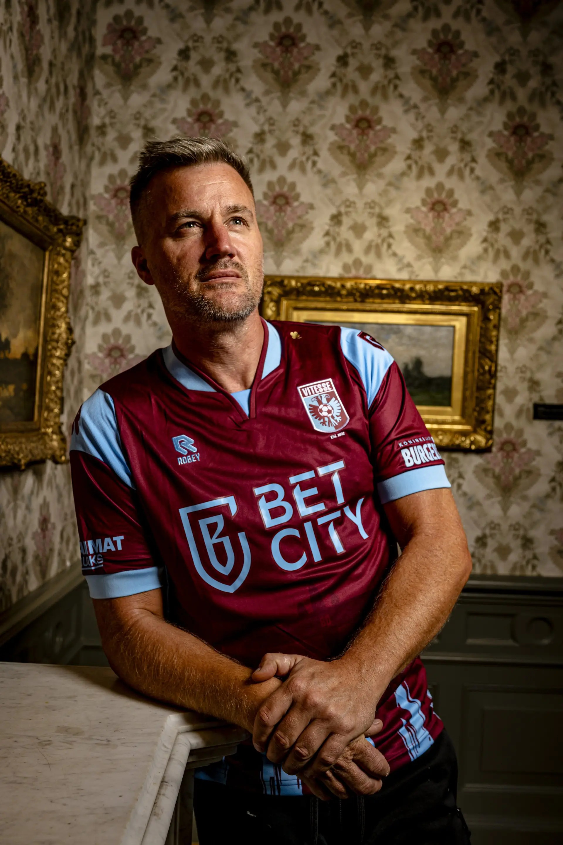 Dit zijn de Vitesse voetbalshirts 2024-2025