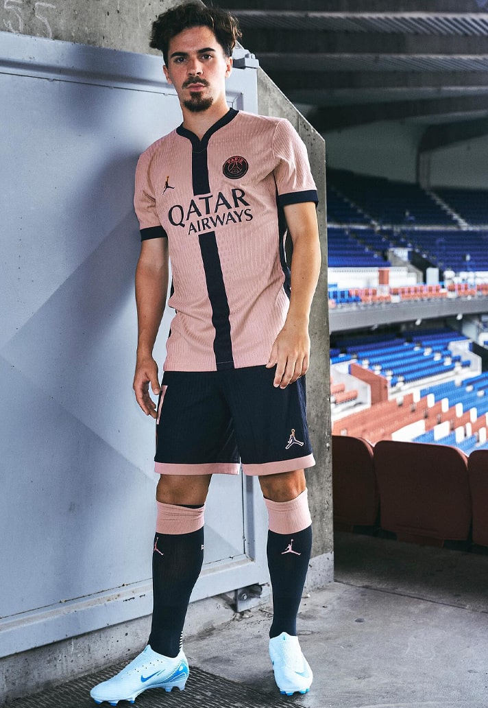 Paris Saint Germain Jordan Brand 3e shirt 2024-2025 is roze!