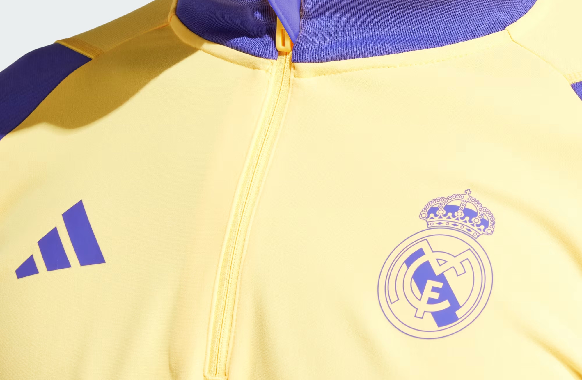 Dit is het geel/paarse Real Madrid trainingspak 2024
