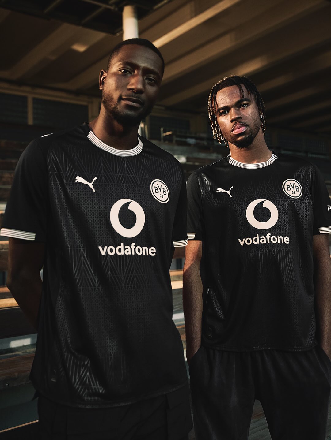 Borussia Dortmund eerst Stadion Rote Erde met jubileumshirt