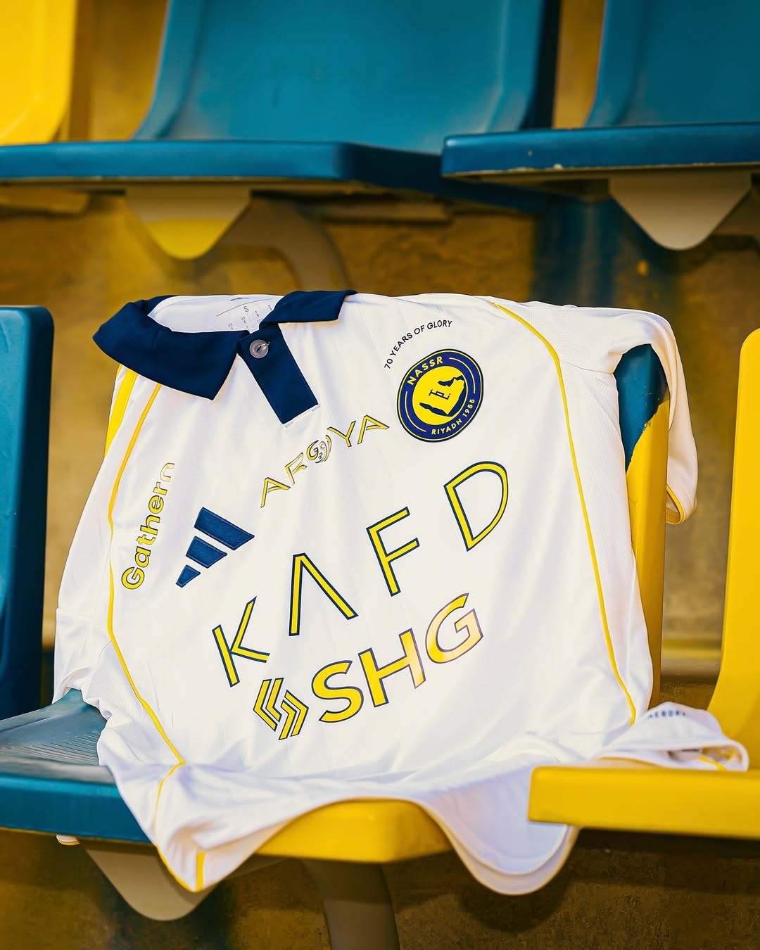 Al-Nassr voetbalshirts 2025-2026 geïnspireerd door zon en sterren boven Riyadh