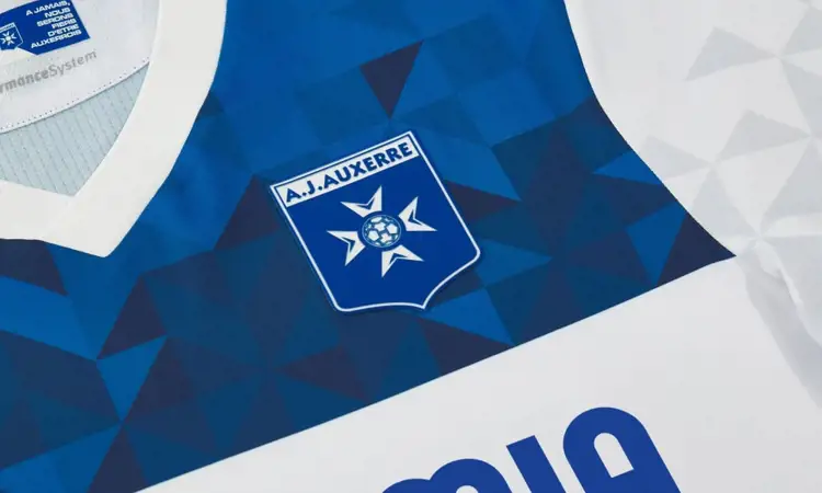 AJ Auxerre voetbalshirts 2023-2024