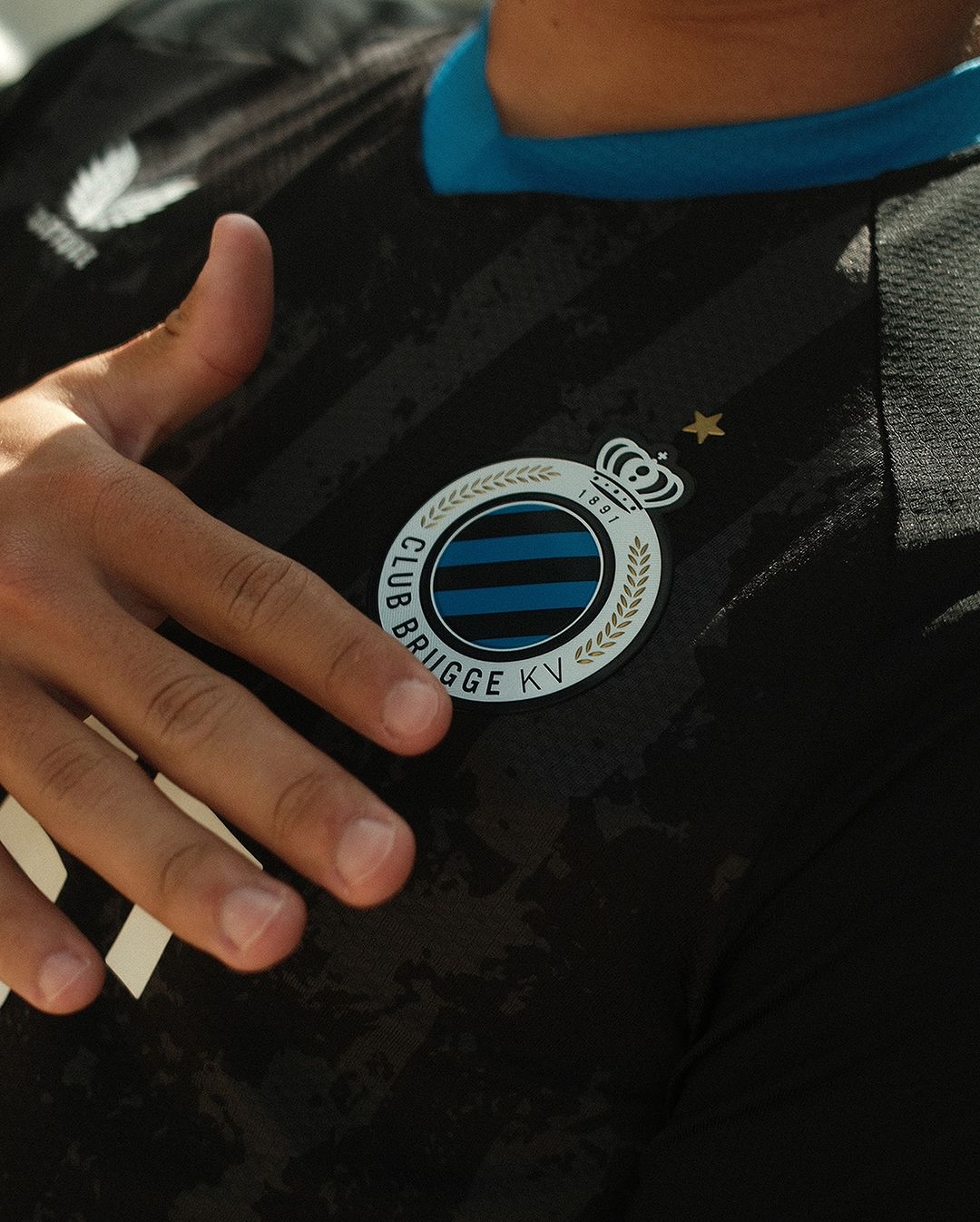 Club Brugge voetbalshirts 2024-2025 geïnspireerd door retro shirts en Brugse Reien