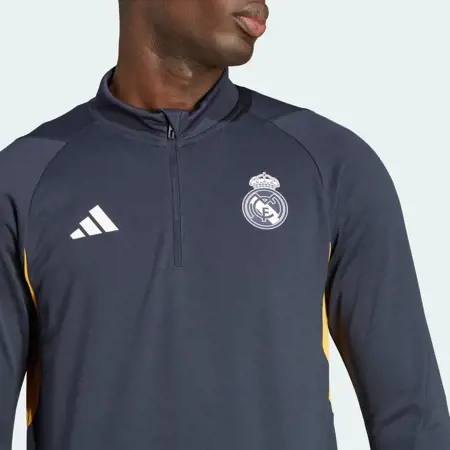 Dit is het Real Madrid trainingspak 2023-2024