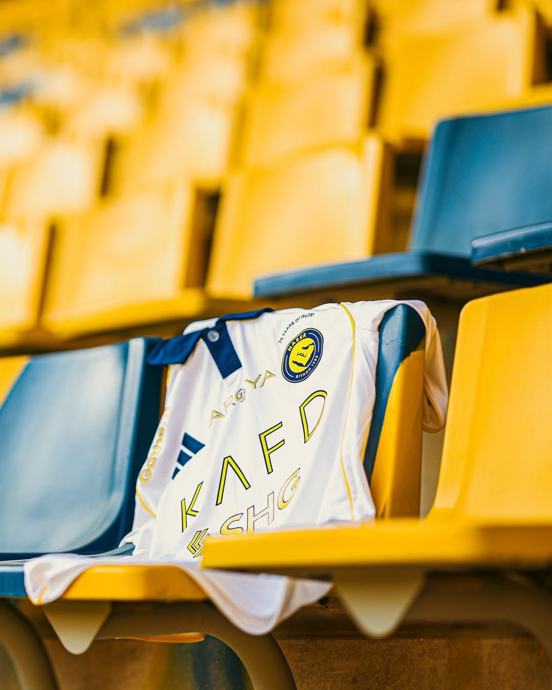 Al-Nassr voetbalshirts 2025-2026 geïnspireerd door zon en sterren boven Riyadh