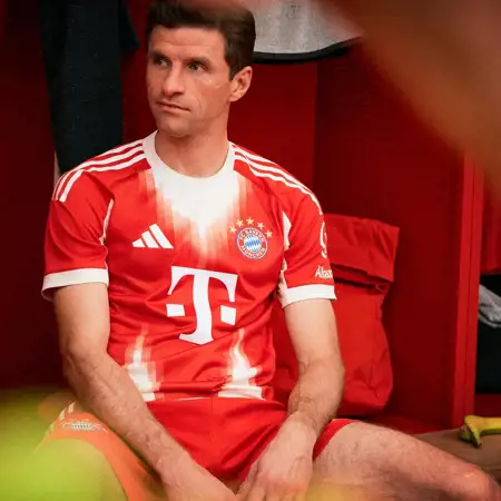 Bayern München thuisshirt 2025-2026 ode aan de stad!