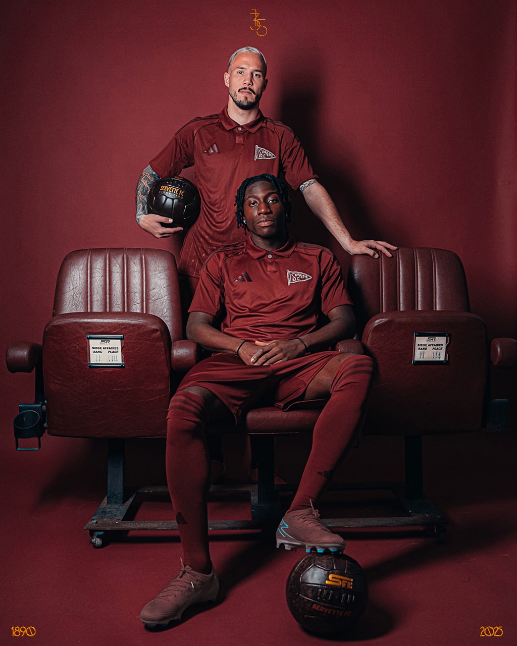 Dit is het Servette FC voetbalshirt ter ere van 135 jarig bestaan